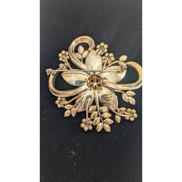 Avon 35th year Anniversary signed Brooch pin Gold Tone ruby red rhinestones 2006 - Picture 4 of 7